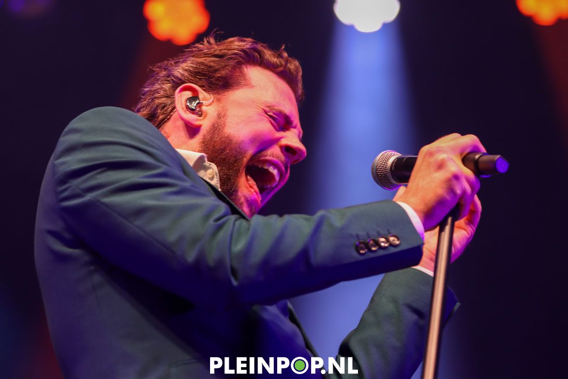 BOUKE & THE ELVIS MATTERS BAND    (30)